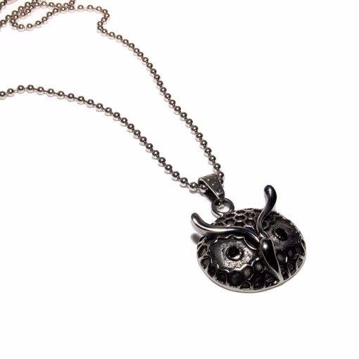 Uil hanger en ketting